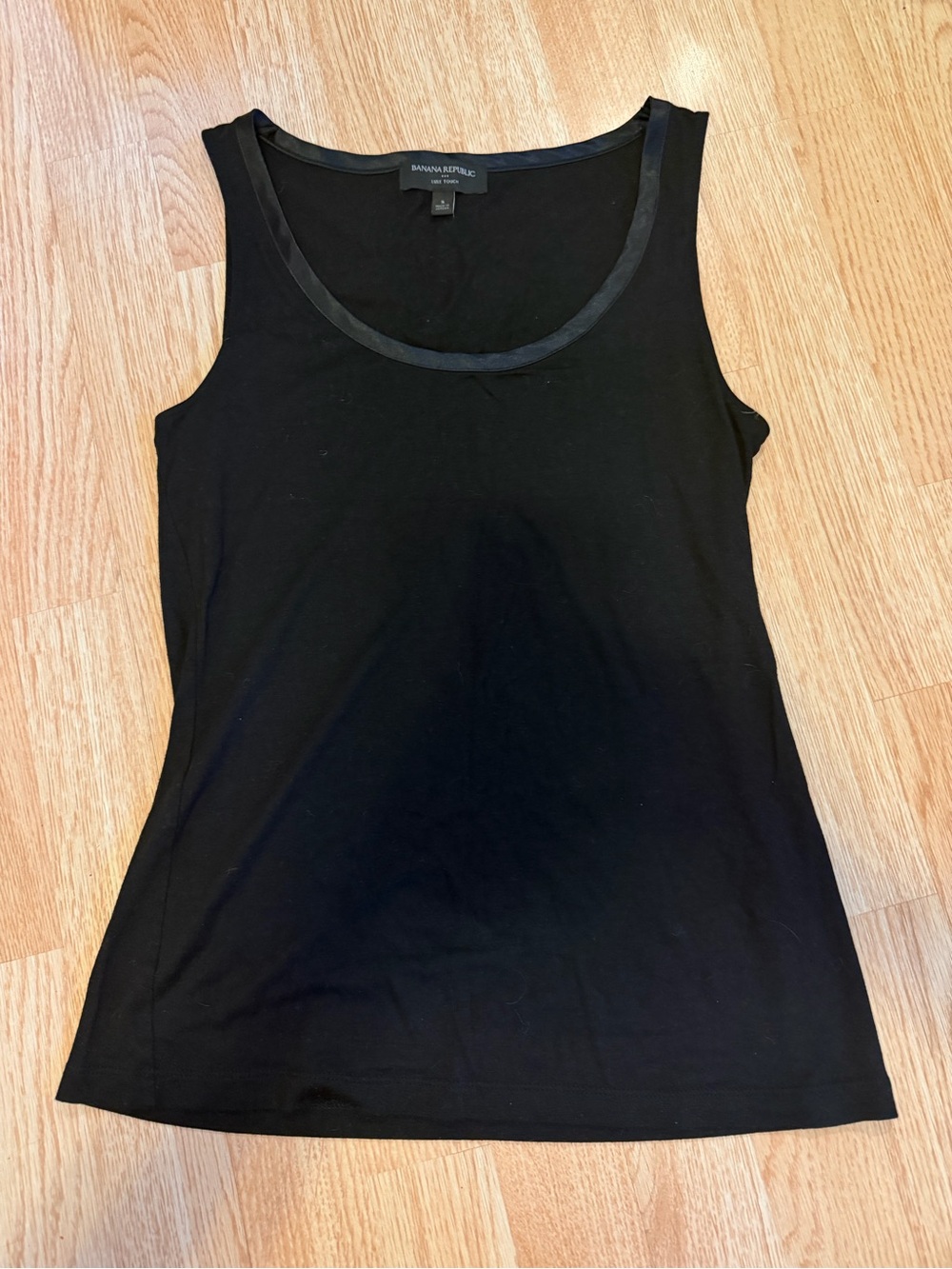 Banana Republic Black Scoop Neck Tank